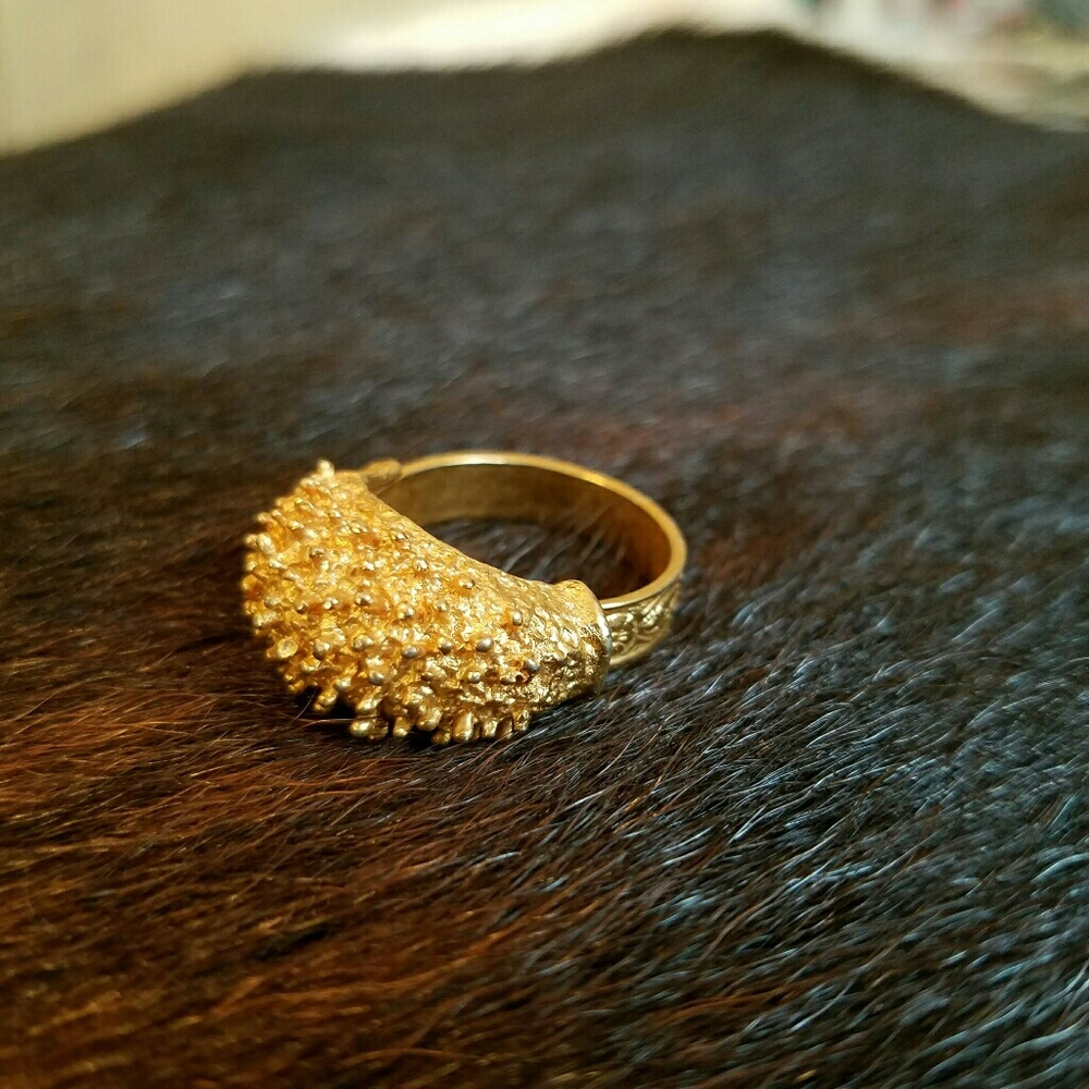 Adjustable Gold Anemone Bumpy Ring w Floral Design
